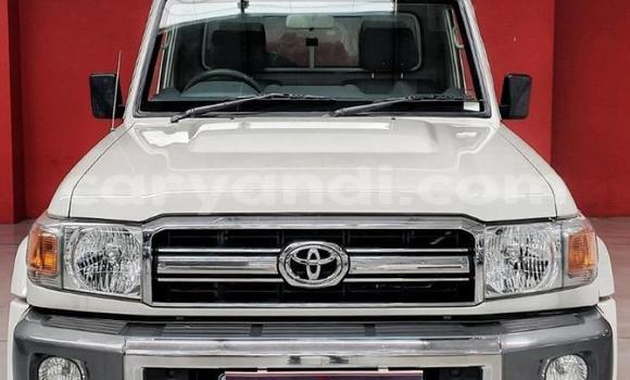Acheter Occasion Voiture Toyota Land Cruiser Blanc à Lusaka, Zambie Acheter Occasion Voiture Toyota Land Cruiser Blanc à Lusaka, Zambie