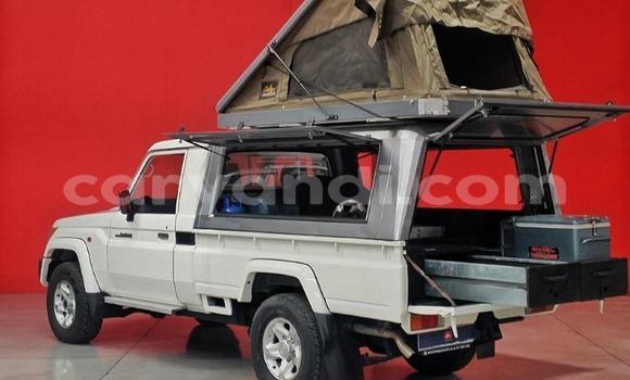 Acheter Occasion Voiture Toyota Land Cruiser Blanc à Lusaka, Zambie Acheter Occasion Voiture Toyota Land Cruiser Blanc à Lusaka, Zambie