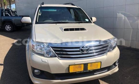 Nunua Ilio tumika Toyota Fortuner Beige Gari ndani ya Kabwe nchini Zambia Nunua Ilio tumika Toyota Fortuner Beige Gari ndani ya Kabwe nchini Zambia