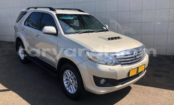 Nunua Ilio tumika Toyota Fortuner Beige Gari ndani ya Kabwe nchini Zambia Nunua Ilio tumika Toyota Fortuner Beige Gari ndani ya Kabwe nchini Zambia