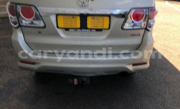 Nunua Ilio tumika Toyota Fortuner Beige Gari ndani ya Kabwe nchini Zambia Nunua Ilio tumika Toyota Fortuner Beige Gari ndani ya Kabwe nchini Zambia
