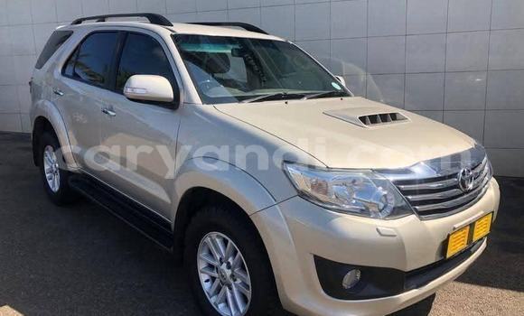 Nunua Ilio tumika Toyota Fortuner Beige Gari ndani ya Kabwe nchini Zambia Nunua Ilio tumika Toyota Fortuner Beige Gari ndani ya Kabwe nchini Zambia