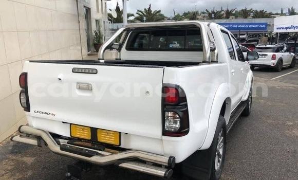 Buy Used Toyota Hilux White Car in Kabwe in Zambia Buy Used Toyota Hilux White Car in Kabwe in Zambia