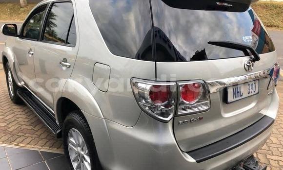 Nunua Ilio tumika Toyota Fortuner Fedha Gari ndani ya Kabwe nchini Zambia Nunua Ilio tumika Toyota Fortuner Fedha Gari ndani ya Kabwe nchini Zambia