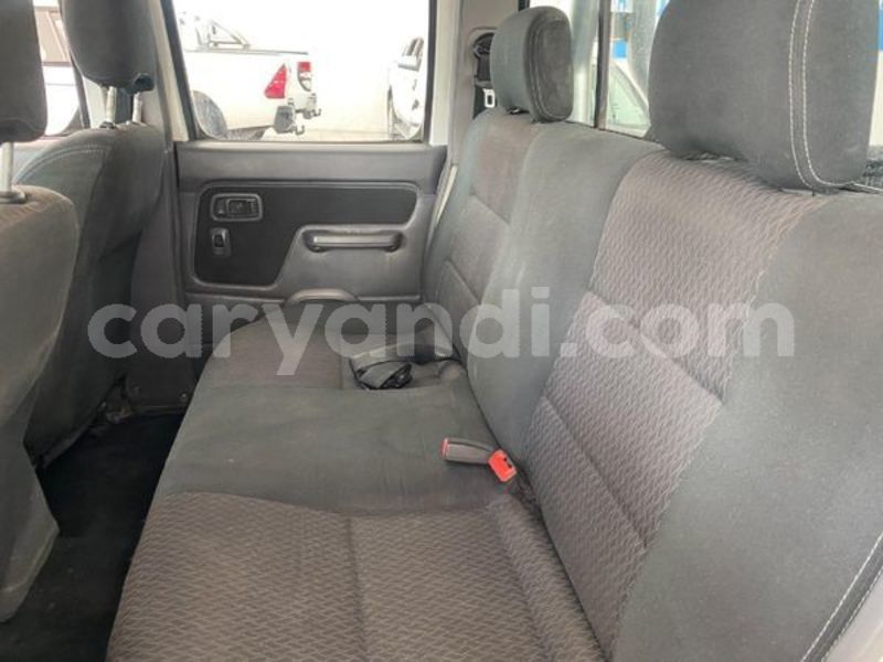 Big with watermark nissan np 300 zambia lusaka 30114