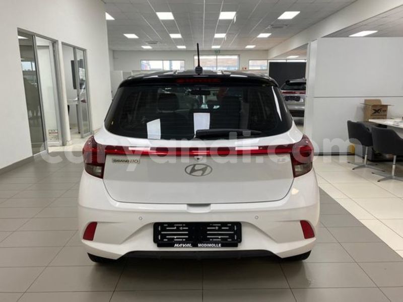 Big with watermark hyundai i10 zambia lusaka 30115