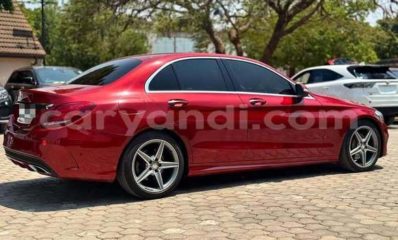 Tenga Tsaru Mercedes‒Benz C–Class Tsvuku Mota in Lusaka in Zambia