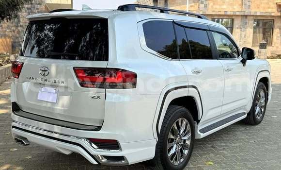 Buy Used Toyota Land Cruiser White Car in Lusaka in Zambia Buy Used Toyota Land Cruiser White Car in Lusaka in Zambia