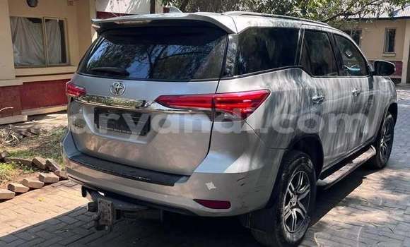 Acheter Occasion Voiture Toyota Fortuner Autre à Lusaka, Zambie Acheter Occasion Voiture Toyota Fortuner Autre à Lusaka, Zambie