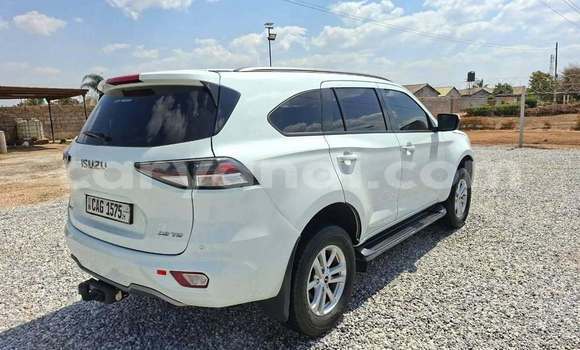 Buy Used Isuzu Aska White Car in Lusaka in Zambia Buy Used Isuzu Aska White Car in Lusaka in Zambia