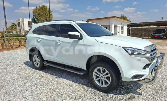 Buy Used Isuzu Aska White Car in Lusaka in Zambia Buy Used Isuzu Aska White Car in Lusaka in Zambia