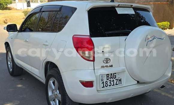 Buy Used Toyota RAV4 White Car in Lusaka in Zambia Buy Used Toyota RAV4 White Car in Lusaka in Zambia