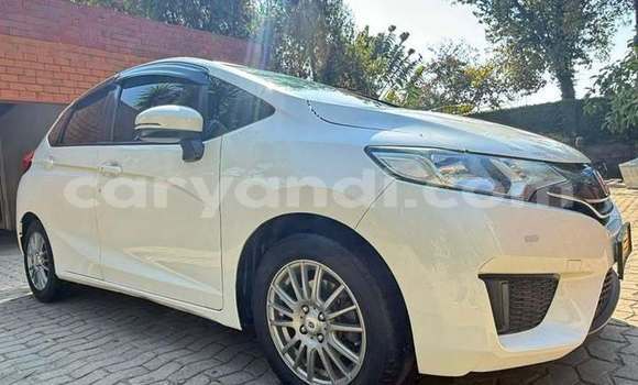 Buy Used Honda FIT White Car in Lusaka in Zambia Buy Used Honda FIT White Car in Lusaka in Zambia