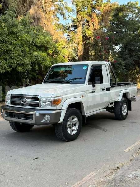 Big with watermark toyota land cruiser zambia lusaka 30166