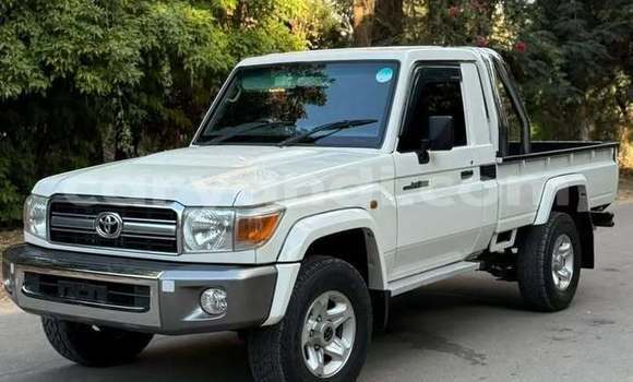 Acheter Occasion Voiture Toyota Land Cruiser Blanc à Lusaka, Zambie Acheter Occasion Voiture Toyota Land Cruiser Blanc à Lusaka, Zambie