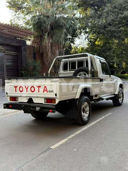 Big with watermark toyota land cruiser zambia lusaka 30166