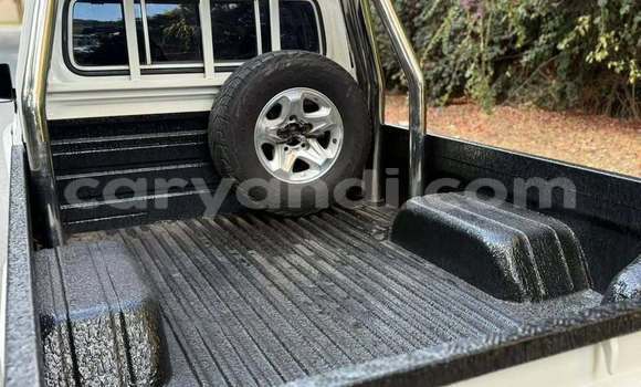 Acheter Occasion Voiture Toyota Land Cruiser Blanc à Lusaka, Zambie Acheter Occasion Voiture Toyota Land Cruiser Blanc à Lusaka, Zambie