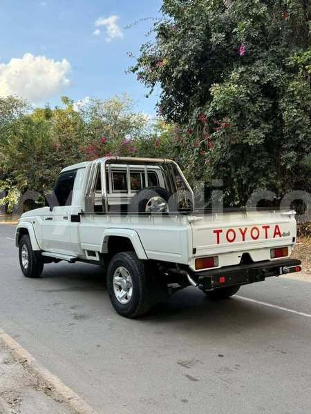 Big with watermark toyota land cruiser zambia lusaka 30166