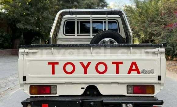 Acheter Occasion Voiture Toyota Land Cruiser Blanc à Lusaka, Zambie Acheter Occasion Voiture Toyota Land Cruiser Blanc à Lusaka, Zambie