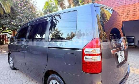 Acheter Occasion Voiture Toyota Noah Autre à Lusaka, Zambie Acheter Occasion Voiture Toyota Noah Autre à Lusaka, Zambie