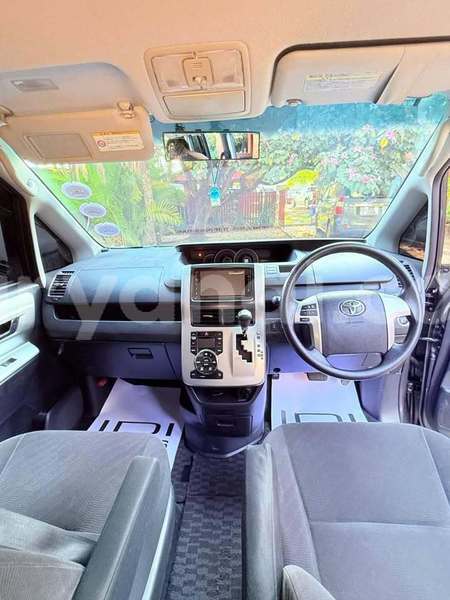 Big with watermark toyota noah zambia lusaka 30167