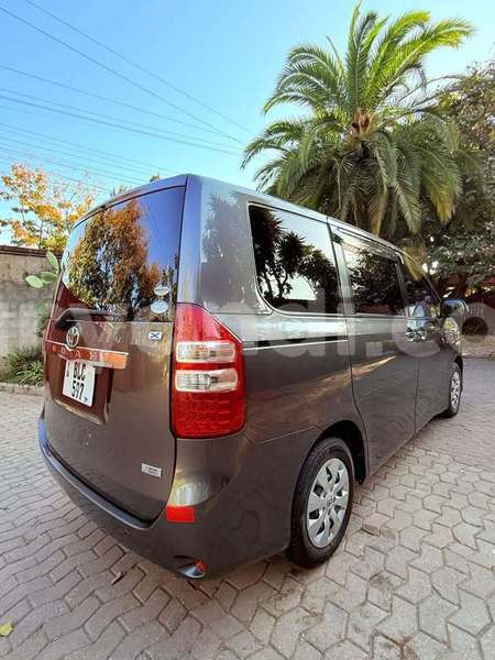 Big with watermark toyota noah zambia lusaka 30167