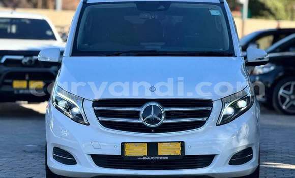 Buy Used Mercedes‒Benz V-klasse White Car in Lusaka in Zambia Buy Used Mercedes‒Benz V-klasse White Car in Lusaka in Zambia