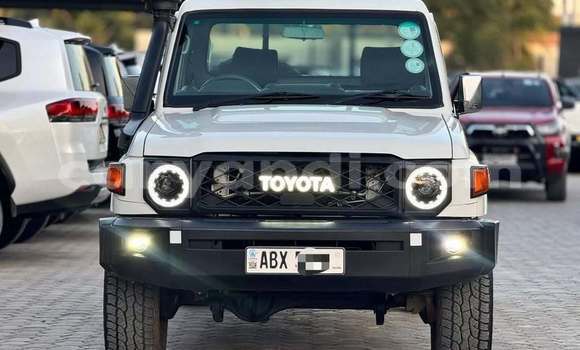 Acheter Occasion Voiture Toyota Land Cruiser Blanc à Lusaka, Zambie