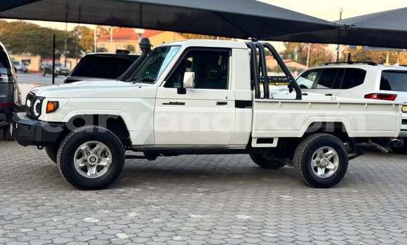 Acheter Occasion Voiture Toyota Land Cruiser Blanc à Lusaka, Zambie Acheter Occasion Voiture Toyota Land Cruiser Blanc à Lusaka, Zambie