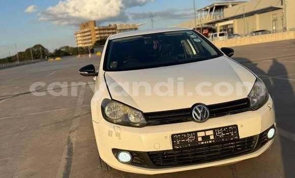 Buy Used Volkswagen Golf White Car in Lusaka in Zambia