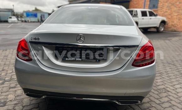 Nunua Ilio tumika Mercedes-Benz E-Classe Fedha Gari ndani ya Kabwe nchini Zambia Nunua Ilio tumika Mercedes-Benz E-Classe Fedha Gari ndani ya Kabwe nchini Zambia