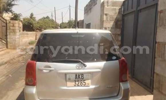 Acheter Occasion Voiture Toyota Raum Autre à Lusaka, Zambie