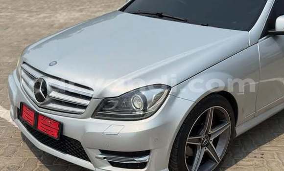 Acheter Occasion Voiture Mercedes-Benz C180 coupe Autre à Lusaka, Zambie Acheter Occasion Voiture Mercedes-Benz C180 coupe Autre à Lusaka, Zambie
