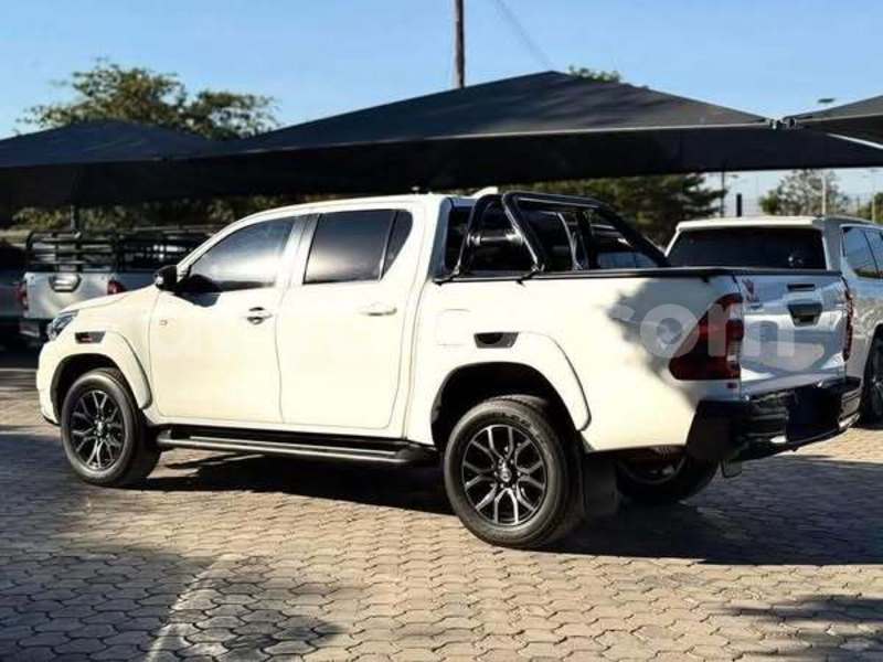 Big with watermark toyota alphard zambia lusaka 30208