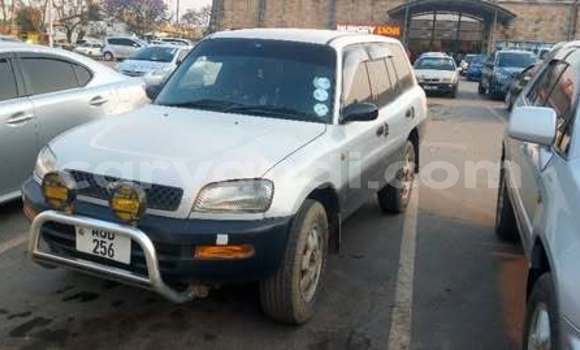 Tenga Tsaru Toyota RAV4 Zvimwe Mota in Lusaka in Zambia
