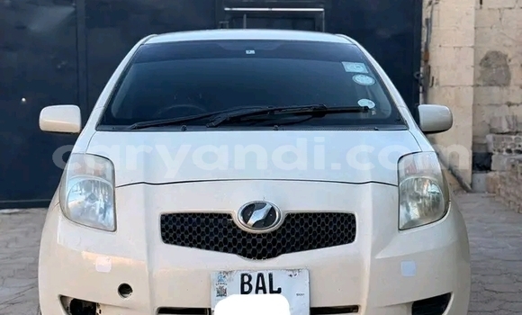 Acheter Occasion Voiture Toyota Vitz Blanc à Choma, Du sud
