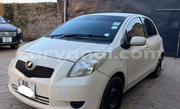 Tenga Tsaru Toyota Vitz Chena Mota in Choma in Southern Tenga Tsaru Toyota Vitz Chena Mota in Choma in Southern