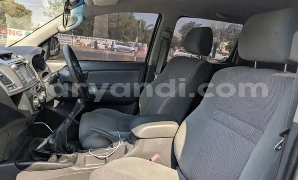 Nunua Ilio tumika Toyota Hilux Fedha Gari ndani ya Lusaka nchini Zambia