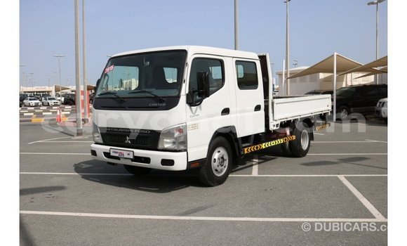 Buy Import Mitsubishi Canter White Truck in Import - Dubai in Zambia