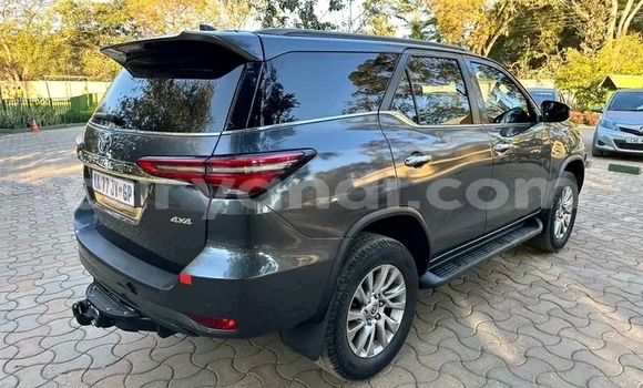 Nunua Ilio tumika Toyota Fortuner Nyingine Gari ndani ya Chama nchini Kusini Nunua Ilio tumika Toyota Fortuner Nyingine Gari ndani ya Chama nchini Kusini