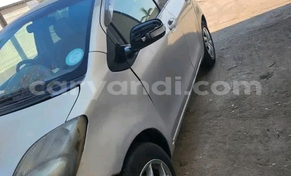 Acheter Occasion Voiture Toyota Vitz Gris à Lusaka, Zambie Acheter Occasion Voiture Toyota Vitz Gris à Lusaka, Zambie