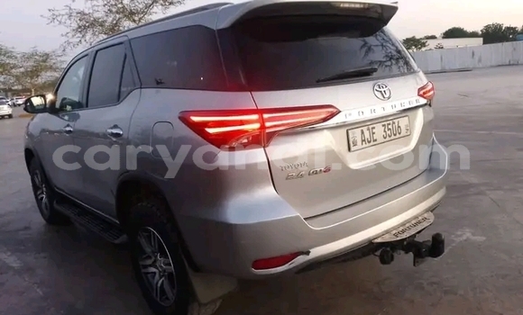 Tenga Tsaru Toyota Fortuner Zvimwe Mota in Lusaka in Zambia