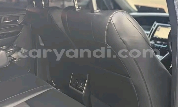 Buy Used Toyota Harrier White Car in Lusaka in Zambia