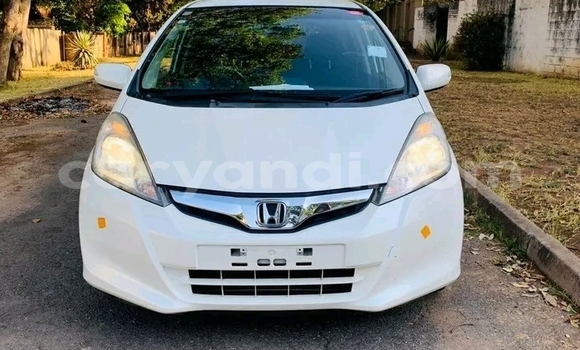 Acheter Occasion Voiture Honda FIT Blanc à Lusaka, Zambie Acheter Occasion Voiture Honda FIT Blanc à Lusaka, Zambie