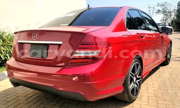 Acheter Occasion Voiture Mercedes-Benz C-Classe Rouge à Lusaka, Zambie Acheter Occasion Voiture Mercedes-Benz C-Classe Rouge à Lusaka, Zambie