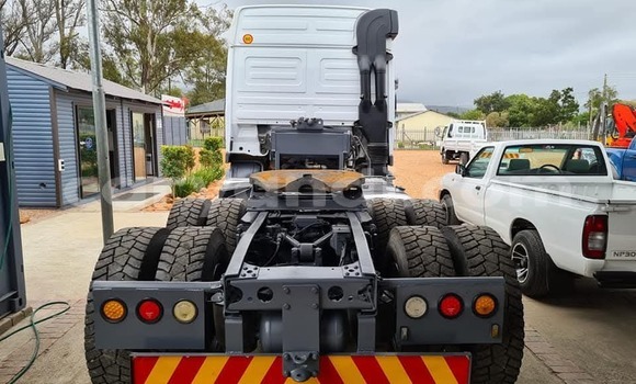 Acheter Occasion Utilitaire Mercedes–Benz 2644 Blanc à Livingstone, Zambie Acheter Occasion Utilitaire Mercedes–Benz 2644 Blanc à Livingstone, Zambie