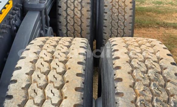 Acheter Occasion Utilitaire Volvo FL Blanc à Livingstone, Zambie Acheter Occasion Utilitaire Volvo FL Blanc à Livingstone, Zambie