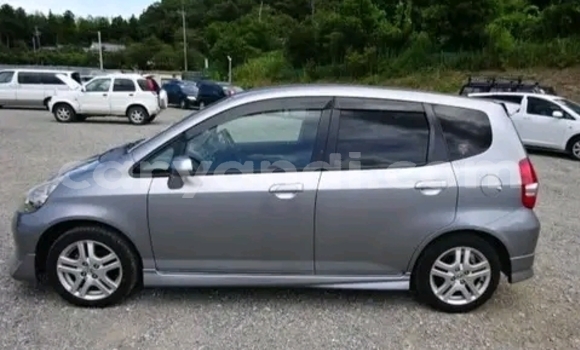 Nunua Ilio tumika Honda FIT Fedha Gari ndani ya Lusaka nchini Zambia Nunua Ilio tumika Honda FIT Fedha Gari ndani ya Lusaka nchini Zambia