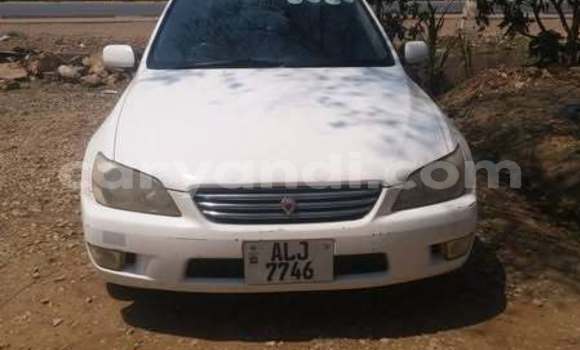 Tenga Tsaru Toyota Alphard Zvimwe Mota in Chingola in Zambia