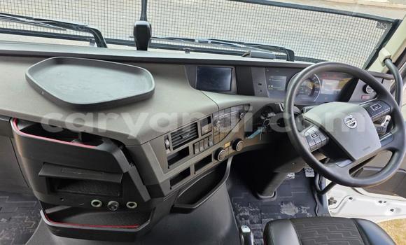 Acheter Occasion Utilitaire Volvo FL Blanc à Lusaka, Zambie Acheter Occasion Utilitaire Volvo FL Blanc à Lusaka, Zambie